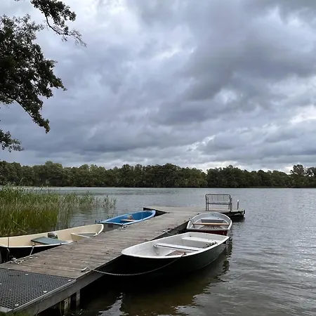 بيت للعطل Blauer Am Mit Boot Klein Labenz